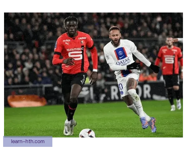 法甲联赛最新动态 巴黎圣日耳曼迎战里昂争夺榜首位置